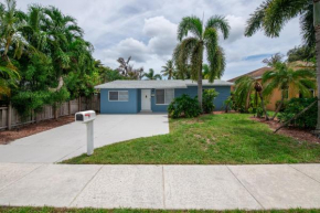 3BR Villa! Heated Pool, BBQ, Billiards, Near Beach